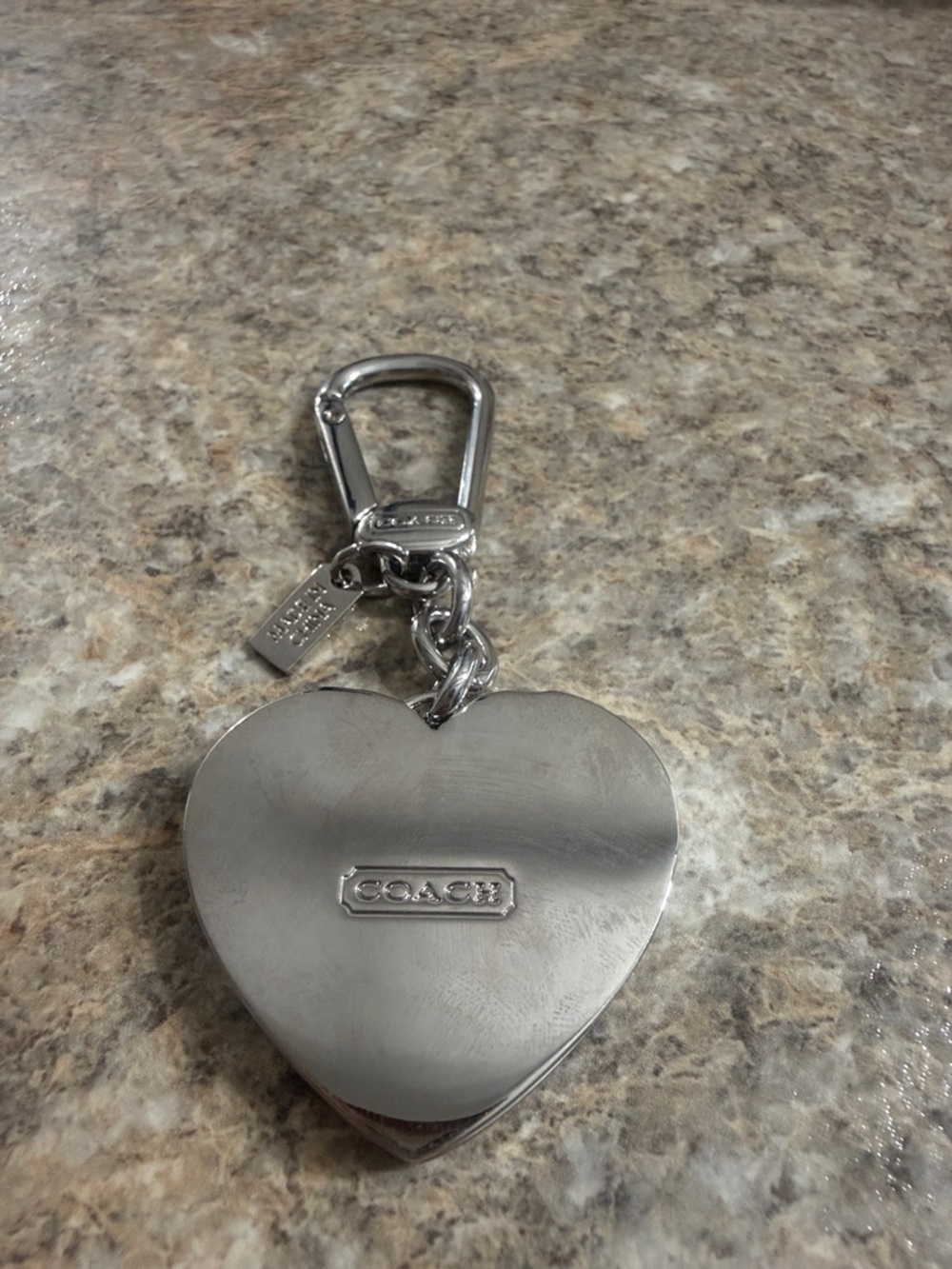 New Coach Silver Toned Signature Cutout Heart Keyring with Mirror - Picture 5 of 6